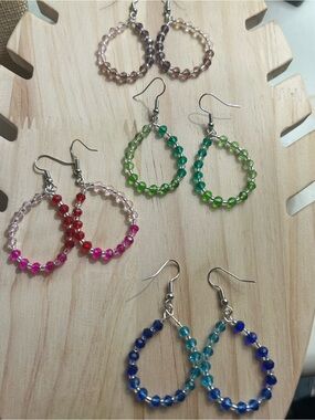 Vibrant elongated Hoops
